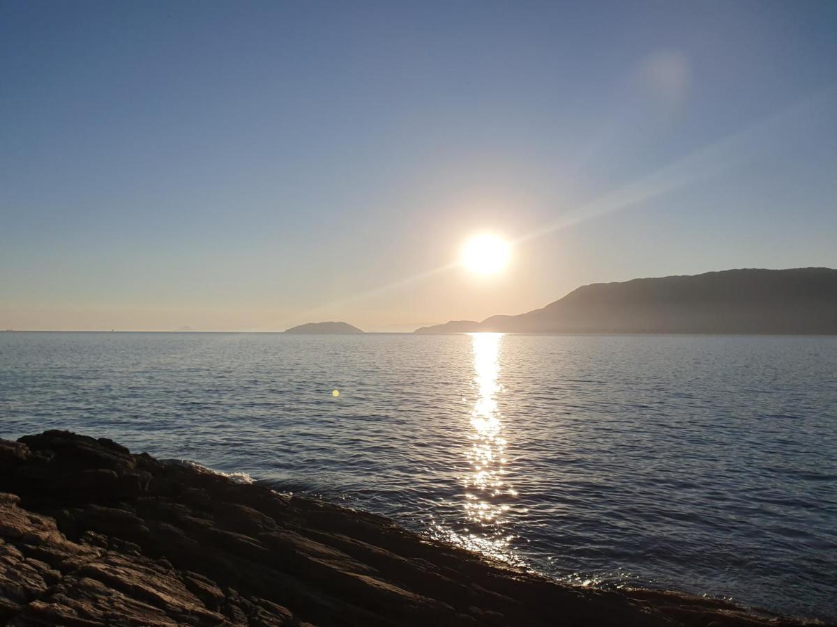 Bangalo Com Vista Para O Mar No Condominio Yacamim Ilhabela Praia Do Curral المظهر الخارجي الصورة